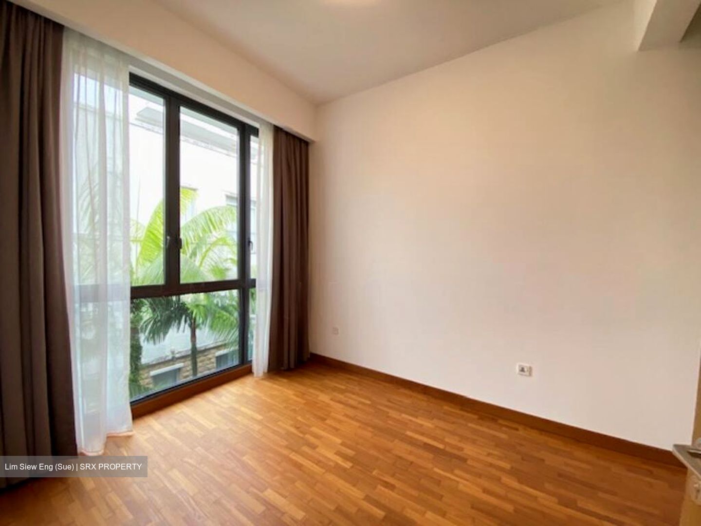 Sunrise Avenue (D28), Terrace #498017461